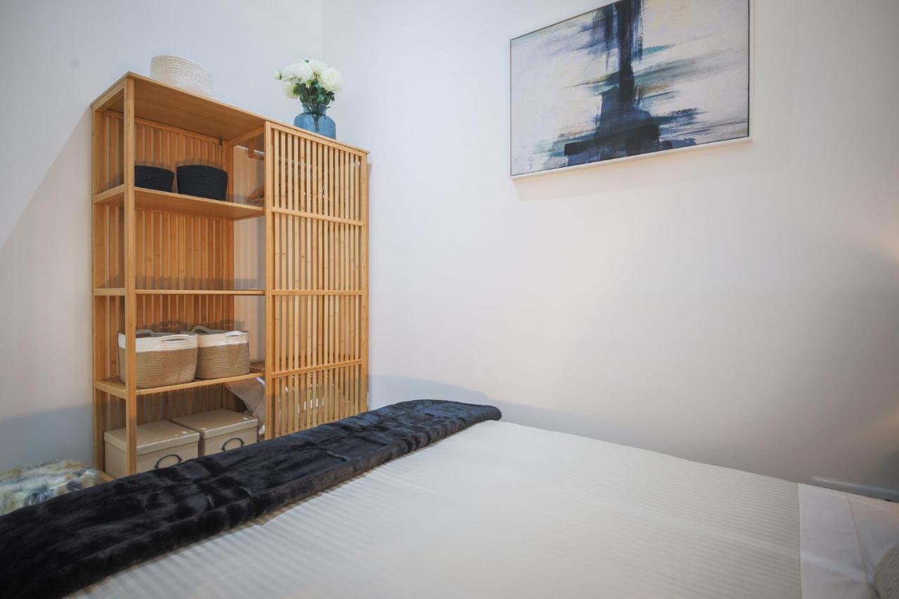 The Twin Apartments Porto Bagian luar foto